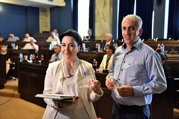 ეკა ბესელიას „საერთაშორისო გამჭვირვალობა-საქართველომ" პრიზი გადასცა