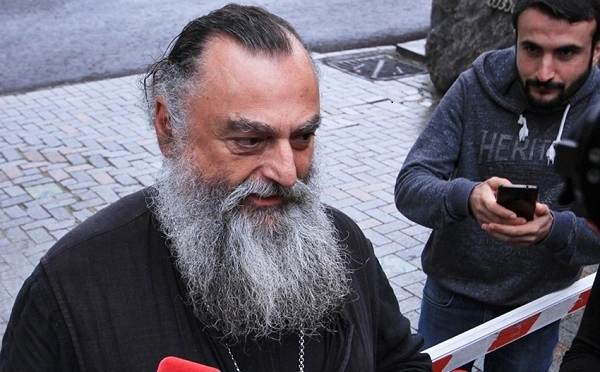 "ასეთი გამხდარი არასდროს მინახავს" - მეუფე ნიკოლოზმა მიხეილ სააკაშვილი მოინახულა