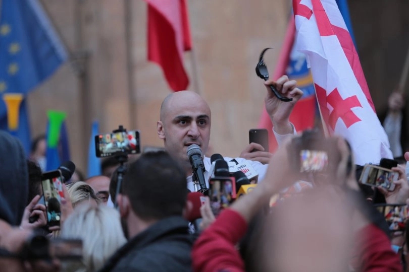 პროკურატურა მელიასთვის 100 000-ლარიან გირაოს და საზღვრის გადაკვეთის შეზღუდვას ითხოვს