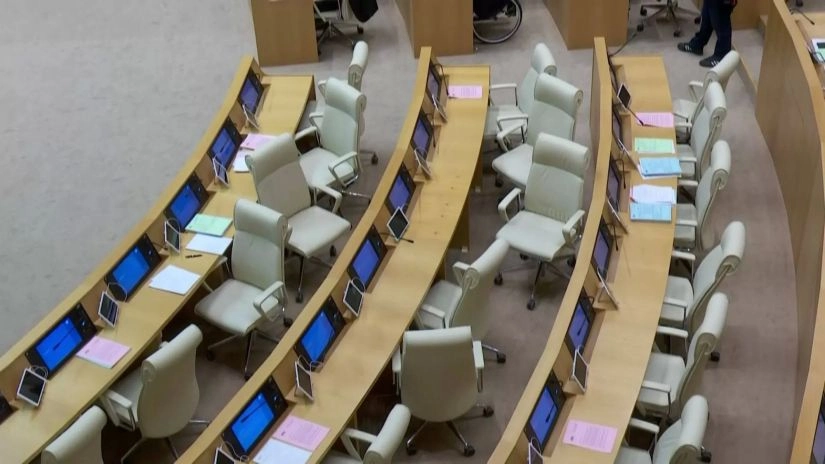 პარლამენტმა სახელმწიფო ინსპექტორის სამსახურის შესახებ კანონპროექტი პირველი მოსმენით მიიღო 
