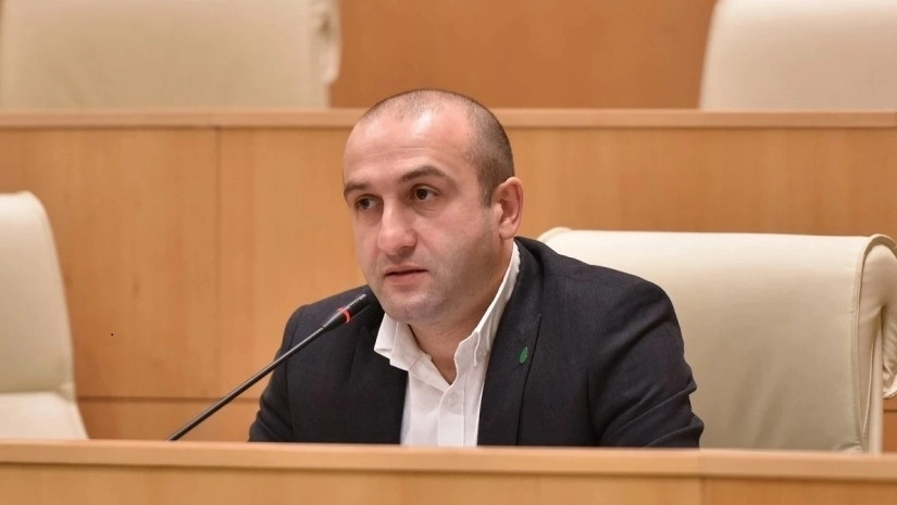 კადრების გამოქვეყნება შეცდომა იყო ხელისუფლების მხრიდან, სასამართლოზე სააკაშვილის მიყვანის ნაცვლად, სპექტაკლის მოწყობა გადაწყვიტეს - იაგო ხვიჩია