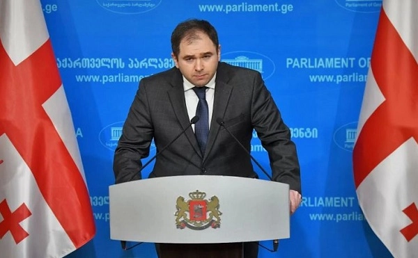  ივანიშვილი ვერანაირად ვერ ჯდება ოლიგარქის განმარტებაში, თუმცა ჯდებიან სხვა ადამიანები, რომლებიც ოპოზიციას წარმოადგენენ - სამხარაძე