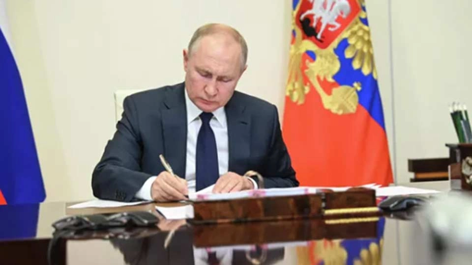 პუტინმა „არამეგობრული ქვეყნებისთვის“ გაზის რუბლში მიყიდვის კანონს ხელი მოაწერა