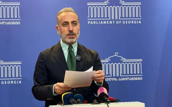 კონსპირაციული რომ ყოფილიყო, როგორღაც სხვა ადგილს გამონახავდა ელჩი და არა რეზიდენციას, საკუთარ რეზიდენციაში შეხვედრების გამართვა ფარულად რამის კეთებას არ ნიშნავს - გიორგი შარაშიძე სერგი კაპანაძისა და საფრანგეთის ელჩის შეხვედრაზე
