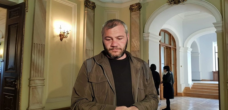 "სისხლში მოსვრილი ბიჭები ხორავას ქუჩიდან" - ზაზა სარალიძე ფილმს ეხმაურება