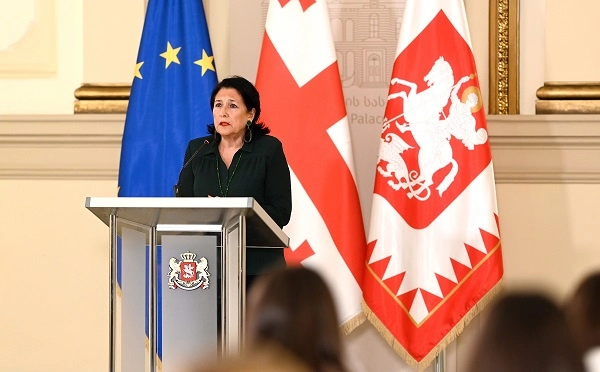 ქართველები ძალიან ჰუმანურები, ტოლერანტულები არიან, მაგრამ შეგრძნება ისეთია, რომ სააკაშვილმა უნდა გადაიხადოს ზოგიერთი დანაშაულისთვის, რომელიც მისი რეჟიმის დროს მოხდა - სალომე ზურაბიშვილი