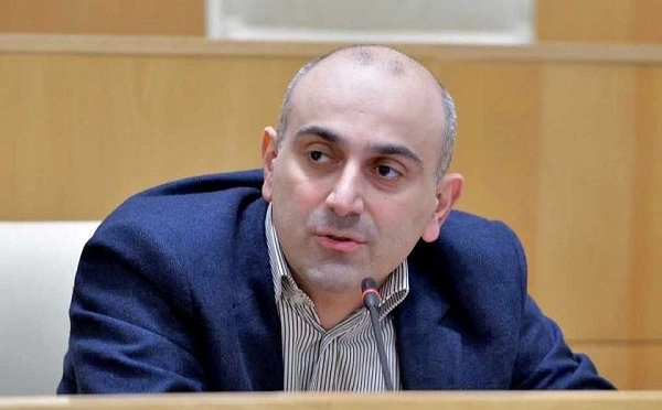 ცინიკური ტყუილია განცხადებები, რასაც ვისმენთ, „ქართული ოცნება“ მსოფლიო მასშტაბით მსგავს სიტყვებს ეძებს, ამ კანონშიც ეს წერიაო - აგენტი და ა.შ. მათ მიერ მომზადებული კანონის ანალოგი რუსეთსა და სერბეთში იყო - სანდრო რაქვიაშვილი