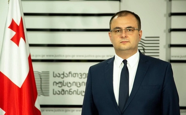 პოლიტიკურად ანგაჟირებული სუბიექტები ცდილობენ სააკაშვილის ჯანმრთელობის მდგომარეობით მანიპულირებას. ეს სხვა არაფერია, თუ არა პოლიტიკური მოროდიორობა - რატი ბრეგაძე