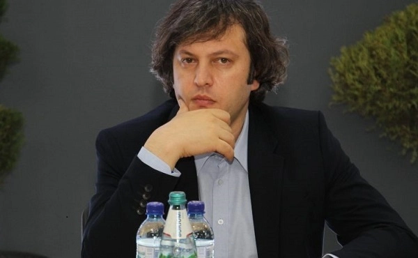 გაუგონარია, სააკაშვილი, გვარამია და ბიძინა ივანიშვილი ერთ სიბრტყეში დააყენა, გამოდის რომ სალომე ზურაბიშვილმა ბიძინა ივანიშვილისგან უნდა დაიცვას ეს ქვეყანა - ირაკლი კობახიძე