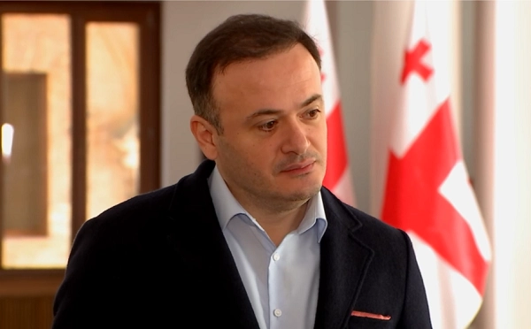 გიორგი, ძმაო, ჯერ ჩემი ხაბე გამოიწვიე, შემდეგ ჭიჭეზე გადადი და დაგაკვირდებით, შემდეგ გუბაზ სანიკიძეს მიმართე, რადგან ბევრი საერთო გაქვთ - ირაკლი ზარქუა გახარიას