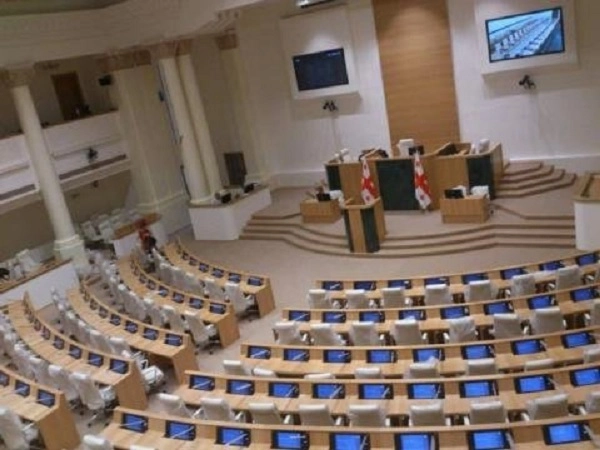 „ნაციონალური მოძრაობა“ პარლამენტში პრეზიდენტის გამოსვლას არ დაესწრება