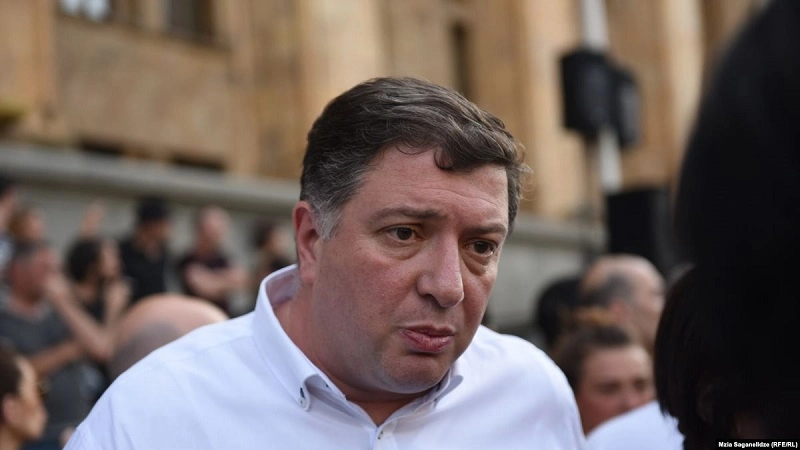 ეს პარლამენტი არის ღირსი, რომ მოძრავი რკინის ღობეებით არსებობდეს - გიგი უგულავა