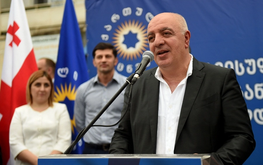 ელგუჯა გოცირიძე ამჯერად თერჯოლის მოსახლეობას წარუდგინეს