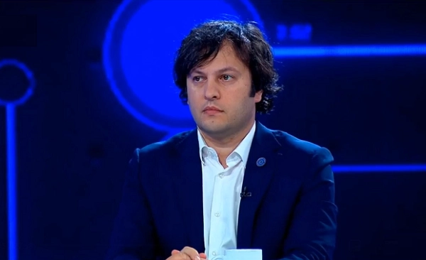 "ნაციონალურ მოძრაობაში" არის თავმჯდომარეობის სამი კანდიდატი და სამივე არის ერთმანეთზე უინტელექტო, ოდიოზური და სამარცხვინო - ირაკლი კობახიძე
