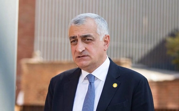 "ქართული ოცნება" რეალურად აშანტაჟებს და ებრძვის ჩვენს ეკლესიას - მამუკა ხაზარაძე
