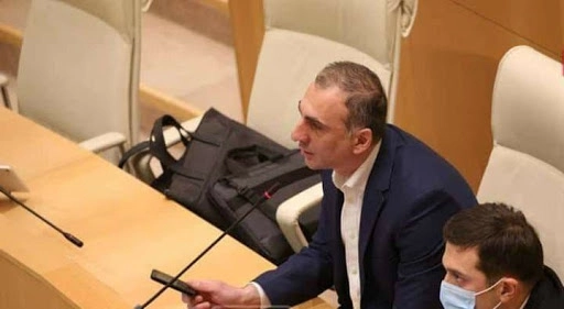 გიგი უგულავას შესახებ არაფერი მაინტერესებს. ის არის აბსოლუტურად დეგრადირებული და გაბანკროტებული პოლიტიკოსი - ელისაშვილი