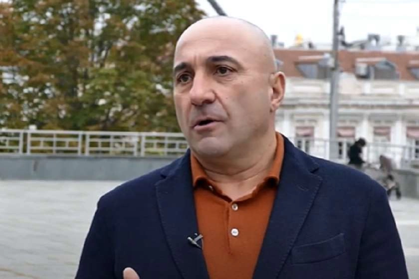 კახა ოქრიაშვილის თქმით, დმანისში ოპოზიციის ორი აქტივისტი დანით დაჭრეს