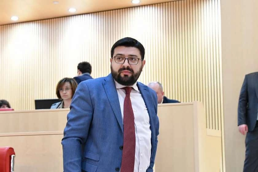 20 ივნისის შემდეგ "ქართული ოცნება" გახარიას გვერდით დაუდგა, დაიცვა, დაბანა, ჩააცვა და დავარცხნა — დიმიტრი სამხარაძე