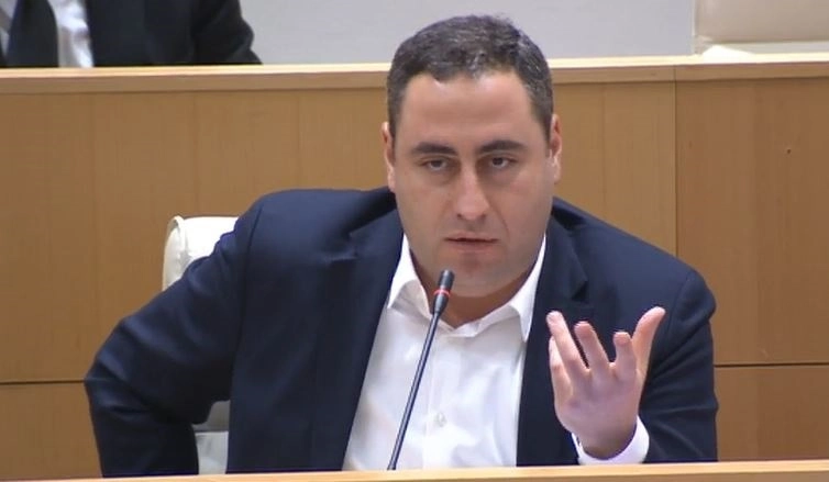 კობახიძემ კონკრეტულად დაასახელოს გვარები იმ ოპოზიციონერი დეპუტატების, ვინც აწარმოებდა აგიტაციას ევროკავშირში საქართველოს კანდიდატობის წინააღმდეგ - გიორგი ვაშაძე