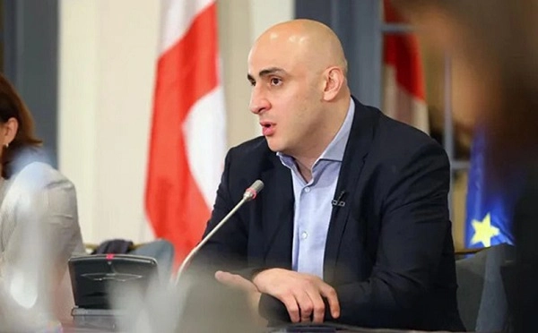 ხელფასი, მანქანა, ბენზინი და სხვა პრივილეგიები „ოცნების“ პარლამენტის გაკეთილშობილების მცდელობად არ ღირს, „უცხოელები გვთხოვენ, ვიყოთ აქ“ – არგუმენტი არ მიიღება - ნიკა მელია „ნაციონალური მოძრაობის“ მენეჯმენტს მიმართავს
