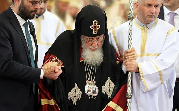 ჩვენ გამოვიარეთ რთული გზა, ჯოჯოხეთი, დრო შეიცვალა, დღეს მშობლების მოვალეობაა, აზიარონ შვილები ეკლესიურ ცხოვრებას - ილია მეორე