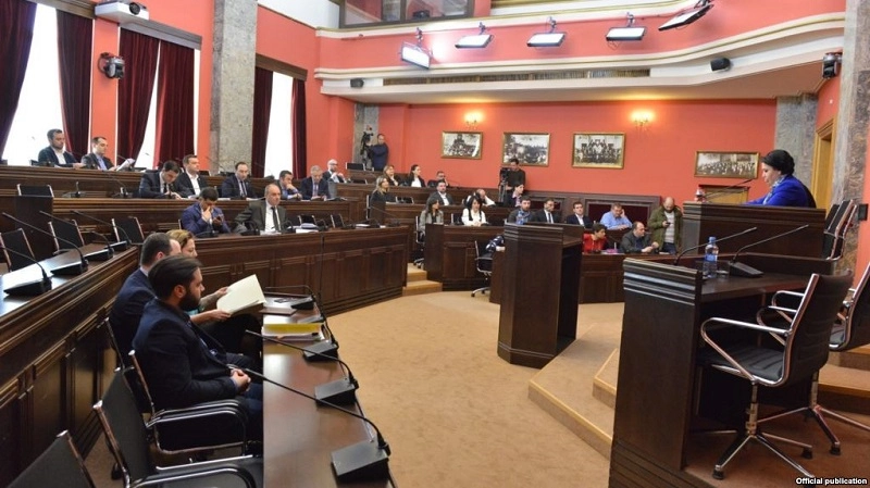 იურიდიულ საკითხთა კომიტეტმა „ევროპული საქართველოს“ მიერ მომზადებულ დადგენილების პროექტს მხარი არ დაუჭირა