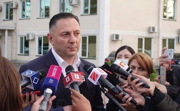 ვმუშაობთ ყველა მიმართულებით, გამოძიება მიმდინარეობს, არ შეიძლება ადამიანებს დააბრალო რაღაც - გომელაური