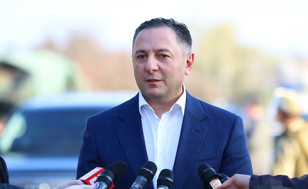 გოგაშვილის განცხადება სრული სიცრუეა. ბატონი ბიძინა მას ვერაფერს  დაავალებდა, რადგან იმ დროს არ იცნობდა - გომელაური
