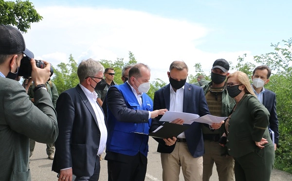 პოლონეთის პრეზიდენტი საოკუპაციო ხაზთან იმყოფებოდა