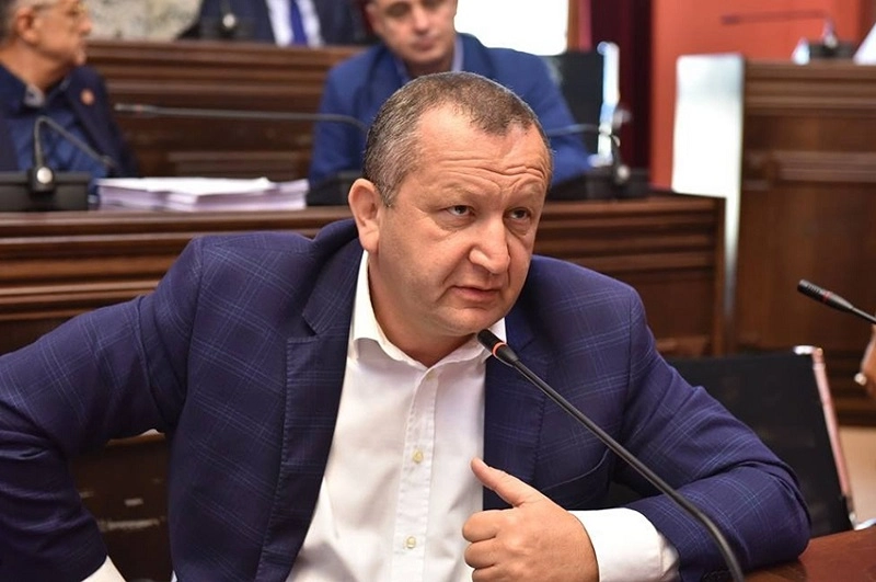 "ოცნების" ე.წ. მამებს მართლა ჰგონიათ, ვინმეს დაავიწყდა კობახიძის მამა გამსახურდიას დასამარცხებლად მოსკოვში რომ დარბოდა?! - დავით ჭიჭინაძე