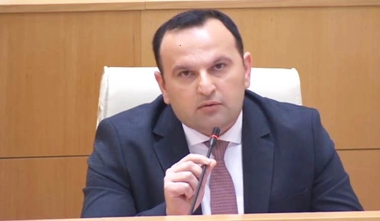 ხელისუფლებაში, ასევე ქვეყნის გარეთ, გარკვეულ ჯგუფებს აქვთ ინტერესი, სააკაშვილი პოლიტიკურად განეიტრალებული იყოს. ამას ვუკავშირებ, მისი მდგომარეობის დღითიდღე გაუარესებას - პაატა მანჯგალაძე