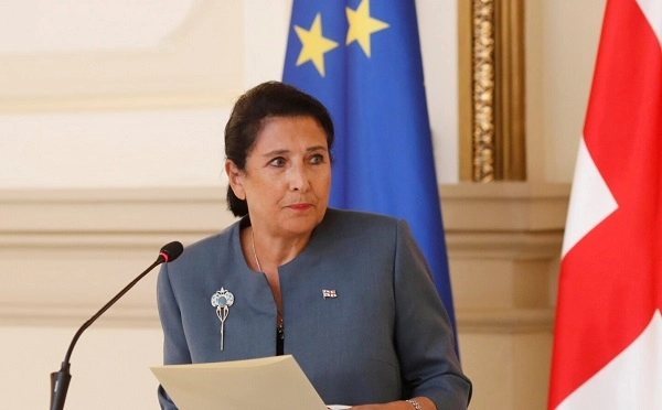 იზოლაციის საფრთხე ჩნდება, რომელიც ბევრად დიდი და რეალური საფრთხეა, ვიდრე ე.წ. მეორე ფრონტის შესახებ შექმნილი მითი - სალომე ზურაბიშვილი