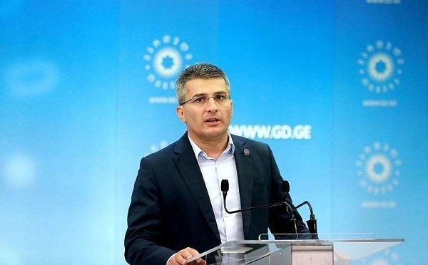 „ნაციონალური მოძრაობა“ რეალურად არ არსებობს, ეს არის სატელევიზიო პროდუქტი, რადიკალური, ექსტრემისტული, ფაშისტური მიმდინარეობის პირთა ჯგუფი - მამუკა მდინარაძე