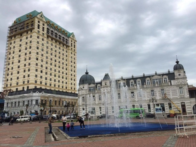 ბათუმში 5*-იანი Wyndham Hotel-ი ტურისტული სეზონის ბოლომდე გაიხსნება 